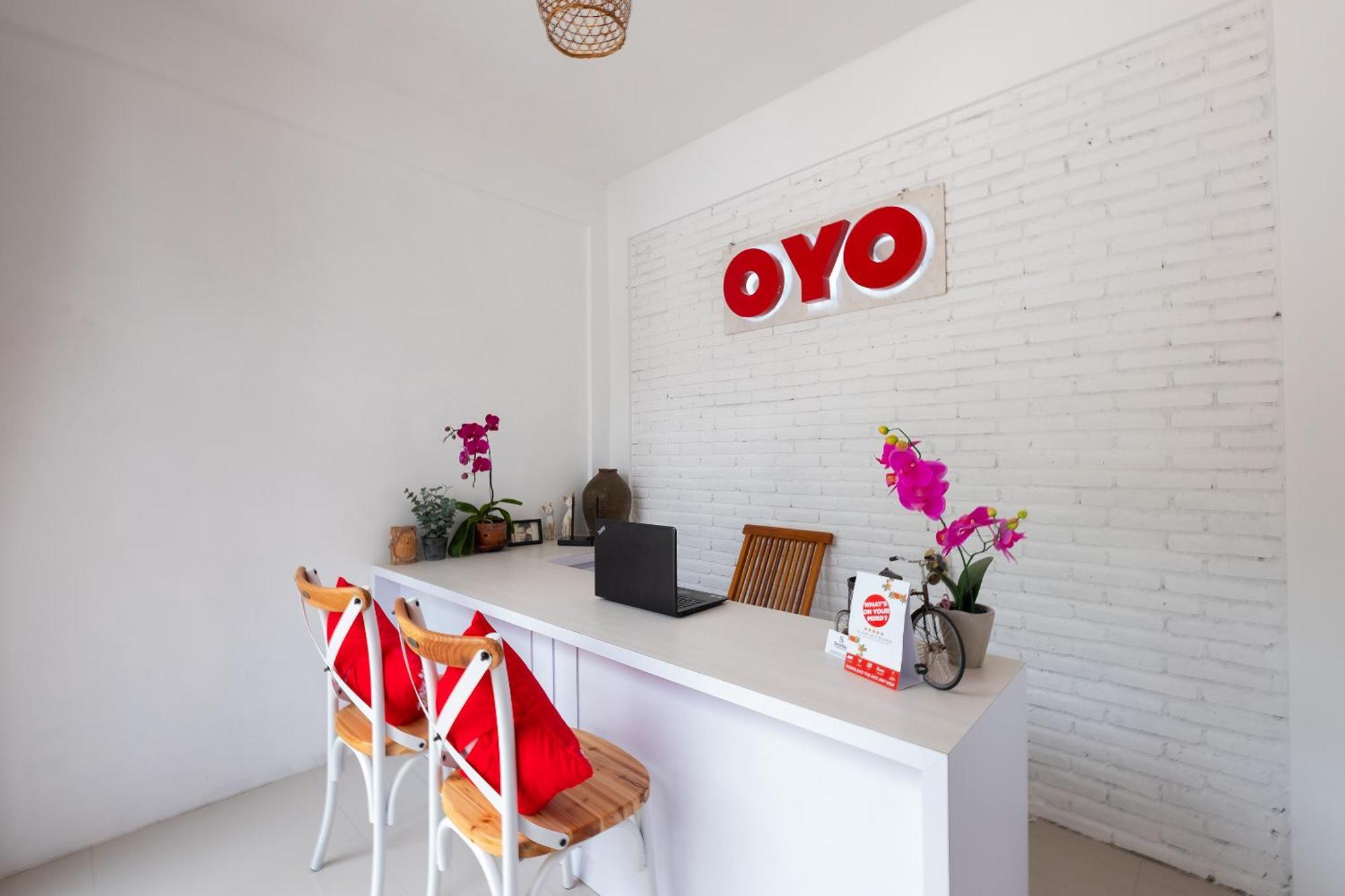 Oyo 1493 Surya Villa Selong Belanak Eksteriør bilde